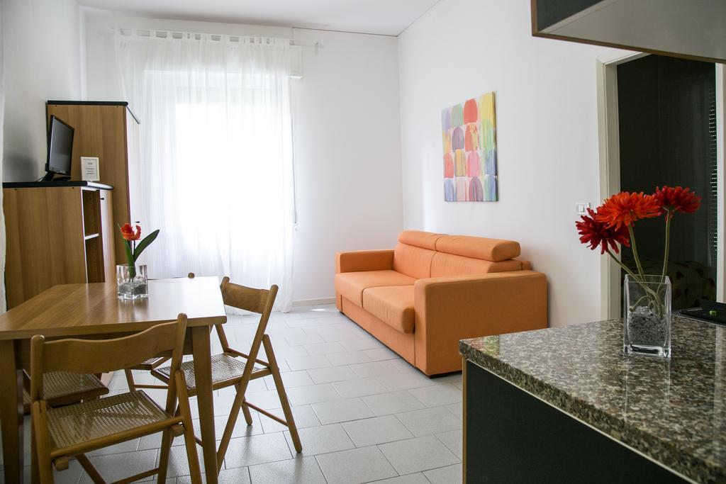 Residence Villa Ofelia Ρίμινι Δωμάτιο φωτογραφία